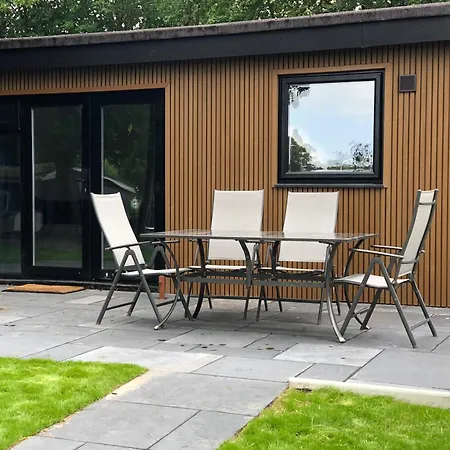 Eryri Lodge Caeathro Exterior photo